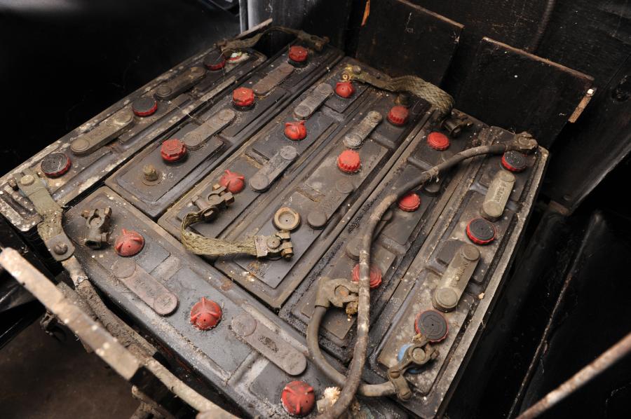  Detroit Electric Model 75 Brougham 1918 года  (фото 10 из 12)